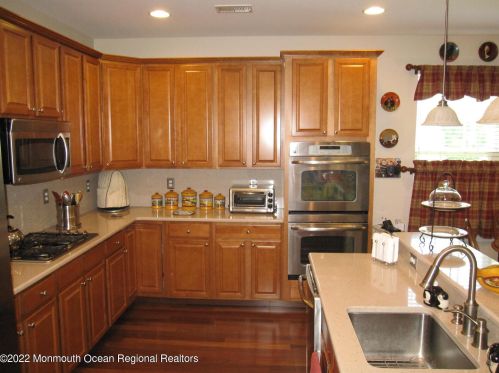 20 Plymouth Ct, Jackson Twp NJ  08527-6415 exterior