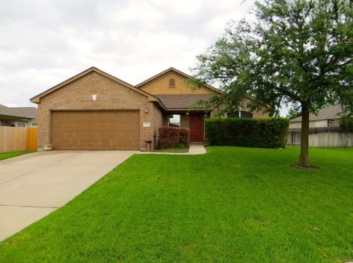 7705 Pebble Creek Dr, Georgetown TX  78628-3723 exterior
