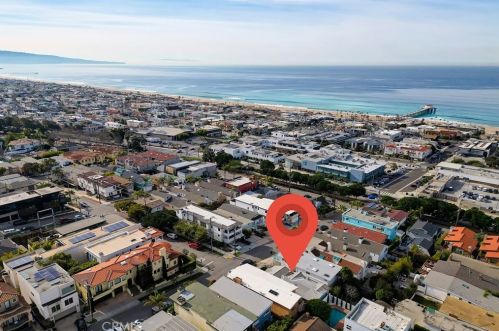 533 13th St, Manhattan Beach, CA 90266-4831