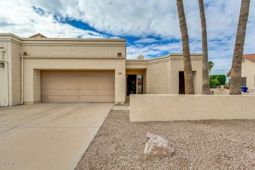 2620 61st St, Mesa, AZ 85215-1536