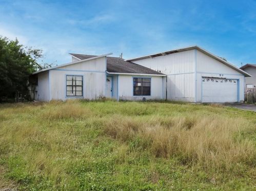 5240 23rd Pl, Naples, FL 34116-6802
