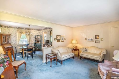 18 Winters St, Oakland NJ  07436-2623 exterior