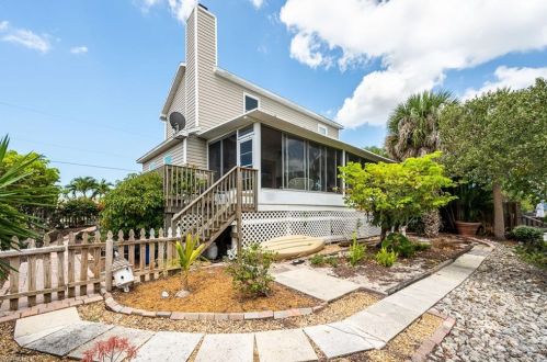 17841 Rebecca Ave, Fort Myers Beach FL  33931-3002 exterior