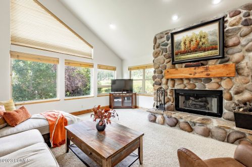 4837 Balsam Dr, Park City, UT 84098-5160