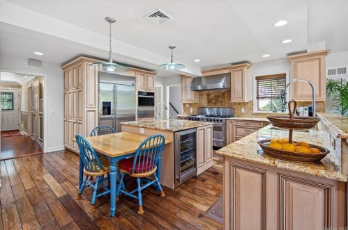 898 North St, White Plains NY  10605-4436 exterior