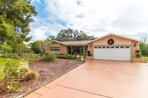 8270 Sycamore Dr, New Port Richey, FL 34654-5631