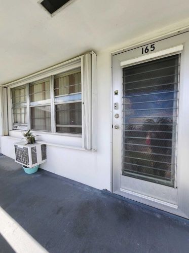 165 Camden G, West Palm Beach FL  33417-2023 exterior