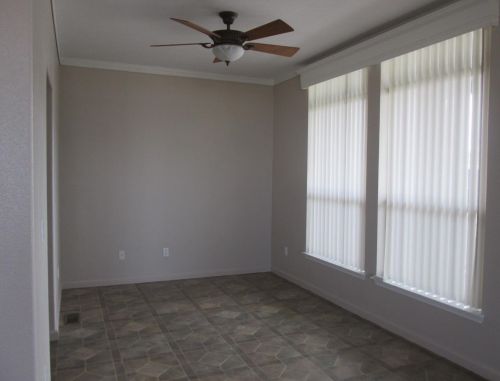 1584 Duke Dr, Livingston CA  95334-9343 exterior