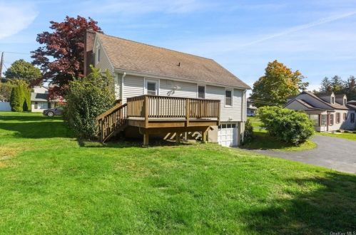 1741 Central St, Yorktown Hgts, NY 10598-4636