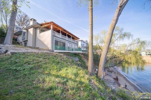 12 Palisade Plz, Edgewater, NJ 07020-1512
