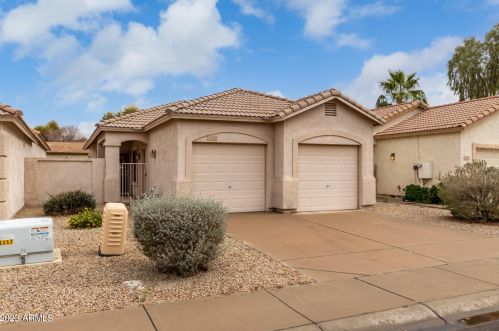 2131 Iowa St, Chandler, AZ 85225-2953
