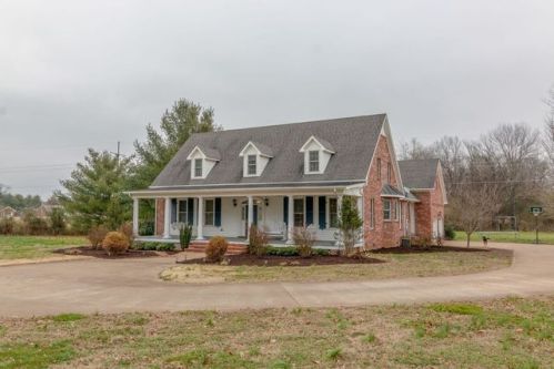 57 Beuerlein Cir, Lawrenceburg, TN 38464-1303