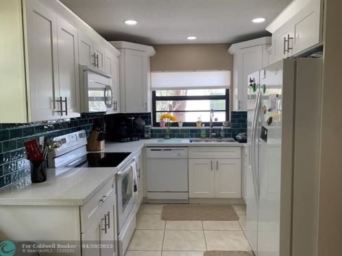 9054 14th Ct, Hollywood FL  33024-4601 exterior