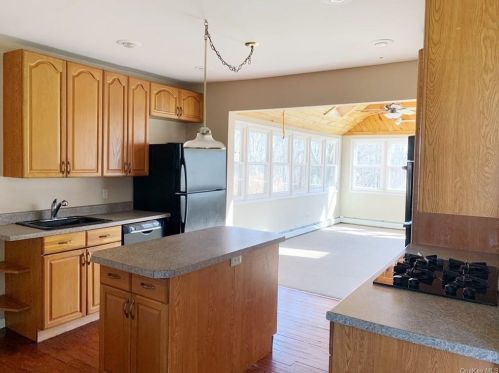 75 Sackett Lake Rd, Monticello NY  12701-4514 exterior