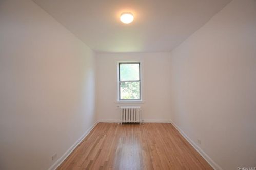 445 Gramatan Ave, Mount Vernon NY  10550-1360 exterior