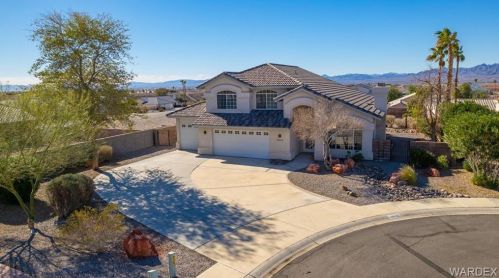 3803 Tomahawk Ln, Bullhead City, AZ 86442-8723
