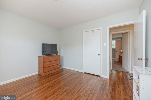 318 White Birch Dr, Riverton NJ  08077-4396 exterior