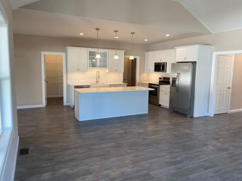 500 Sachem Rd, North Kingstown, RI 02852-2147