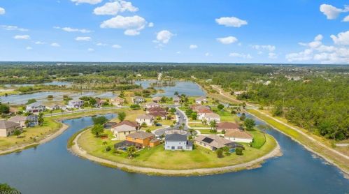 18111 Star Jasmine Ct, Lehigh Acres, FL 33972-4831