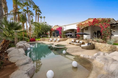 12 Clancy Ln, Rancho Mirage CA  92270-4501 exterior