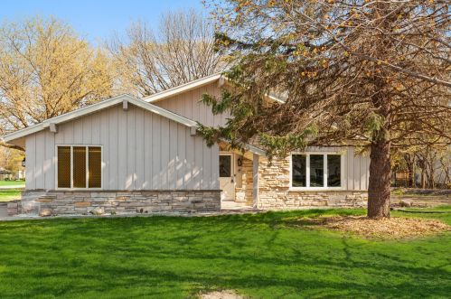 4701 Loomis Rd, Milwaukee WI  53220-4822 exterior