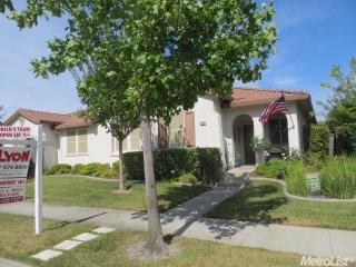 5836 Northborough Dr, Sacramento, CA 95835-2187