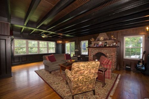 146 Shr Rd, Mount Sinai NY  11766-1237 exterior