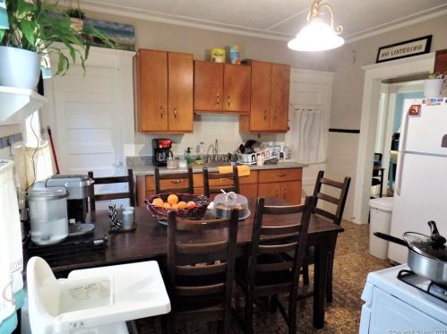 71 Merchant St, Bridgeport CT  06604-2215 exterior