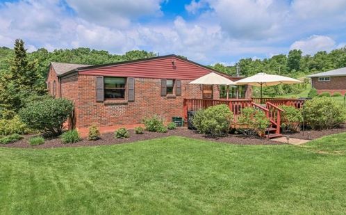 24 Betty Ln, Gibsonia, PA 15044-7862
