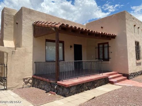 49 2nd St, Tucson AZ  85705-7751 exterior