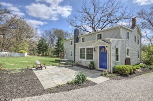 15 Wildwood Rd, Califon, NJ 07830-3003