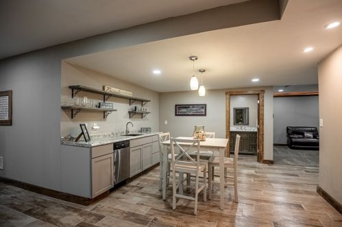 323 Blackhawk Rd, Beaver Falls PA  15010-1405 exterior