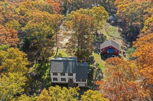 509 Perry Hill Rd, Coventry, RI 02816-4526