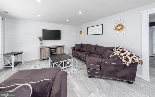 105 Wycombe Ave, West Deptford NJ  08096-4235 exterior