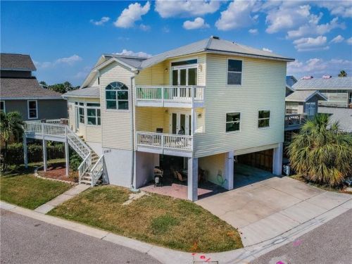 17817 Lee Ave, Saint Petersburg, FL 33708-1137