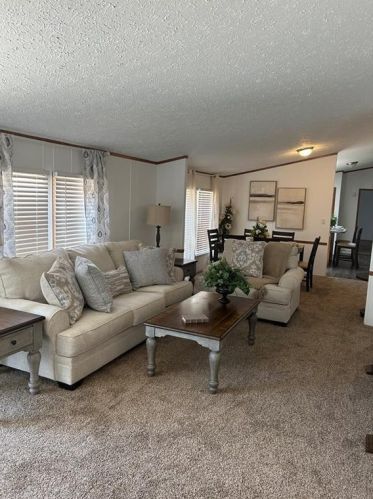 64 Clay St, Frazeysburg, OH 43822-9778
