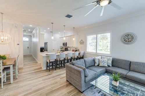 603 104th Ave, Naples FL  34108-3228 exterior