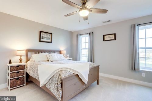 13495 Eagles Rest Dr, Leesburg VA 20176-5035 exterior