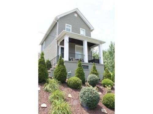 709 Sellers Ave, Jeannette, PA 15644-1675