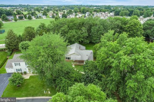 96 Royal Grant Way, Dover DE  19901-6124 exterior