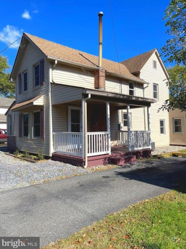 8 Taunton Rd, Berlin Boro, NJ 08009-9702