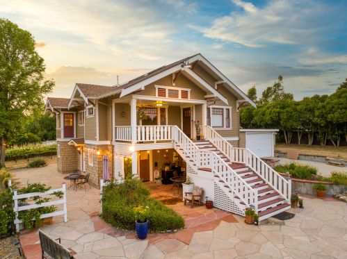 2810 Mission Dr, Solvang, CA 93463-9445