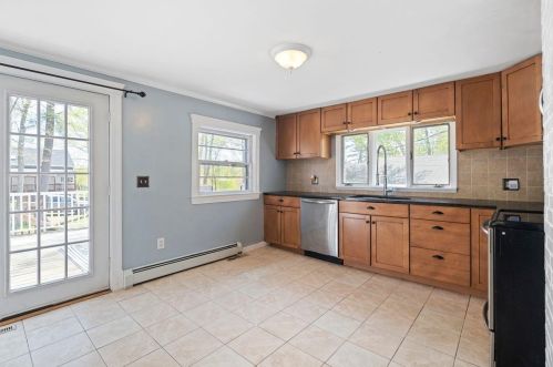 47 Great Pond Rd, Kingston NH  03848-3741 exterior