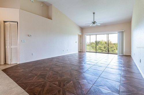 10249 Dory Dr, Oxford, FL 34484-3741