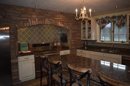 1222 Town Run Rd, Fairmount City, PA 16224-1626