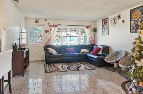 2270 Brentwood Ct, Palo Alto, CA 94303-1724