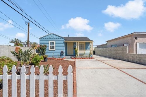 3947 119th St, Hawthorne, CA 90250-3221