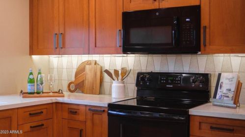 8177 Del Caverna Dr, Scottsdale AZ 85258-2361 exterior