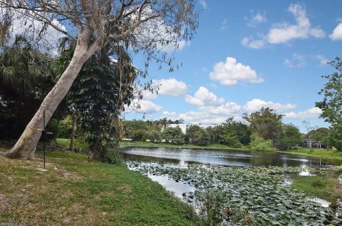 1097 Alhambra Cir, Naples FL 34103-3287 exterior