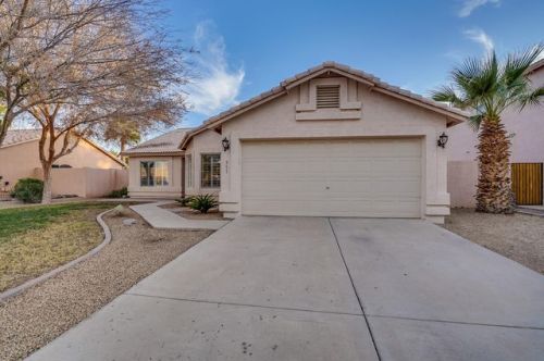 311 Betsy Ln, Gilbert, AZ 85233-8513